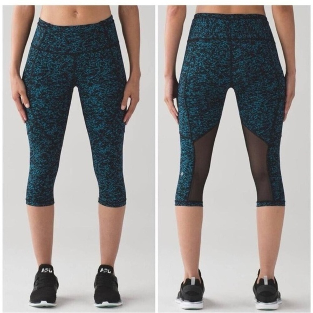 Lululemon Outrun Crop LuxTreme Leggings Iced Wave Mesh Size 6